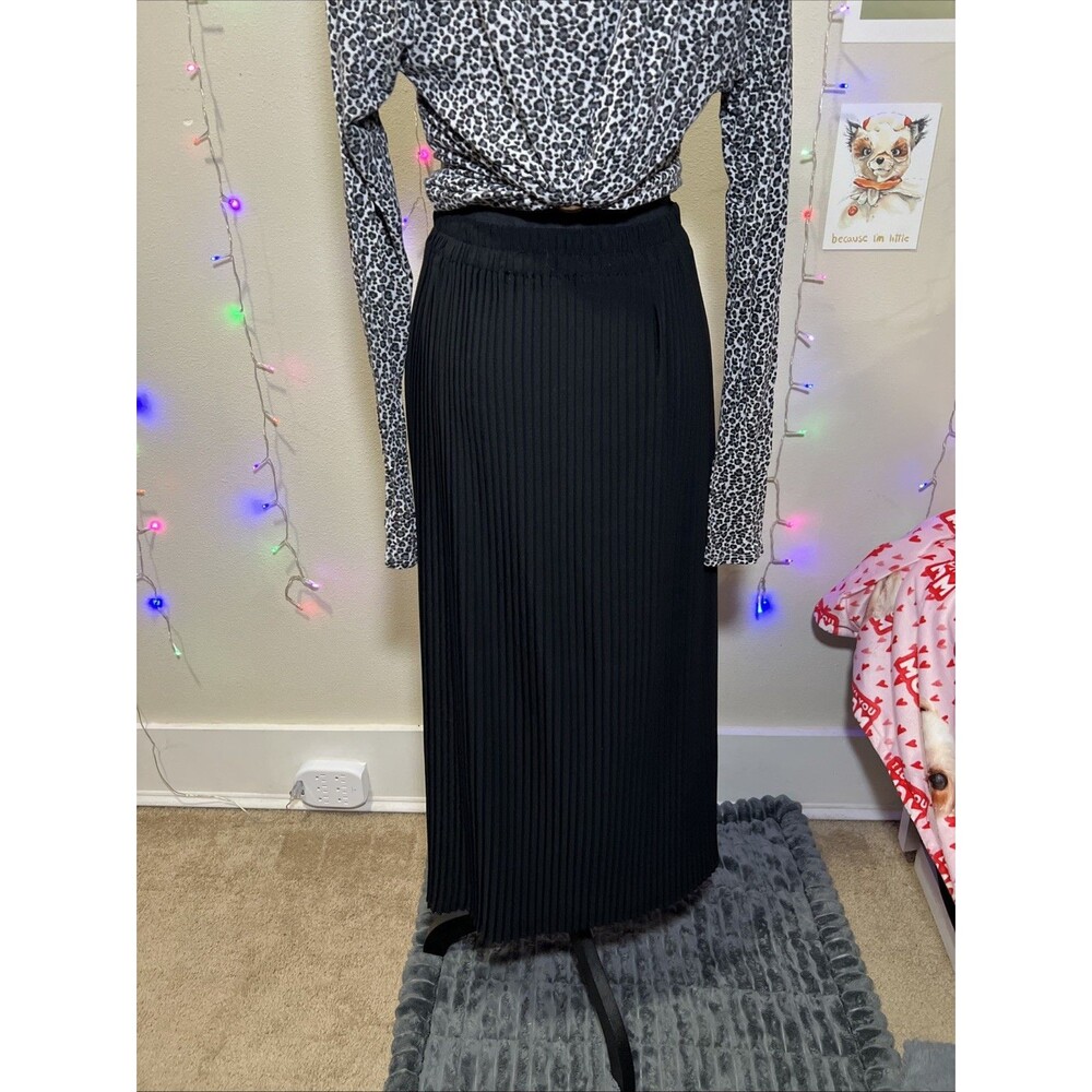 Women’s Black Pleated Midi Skirt S - Picture 3 of 3